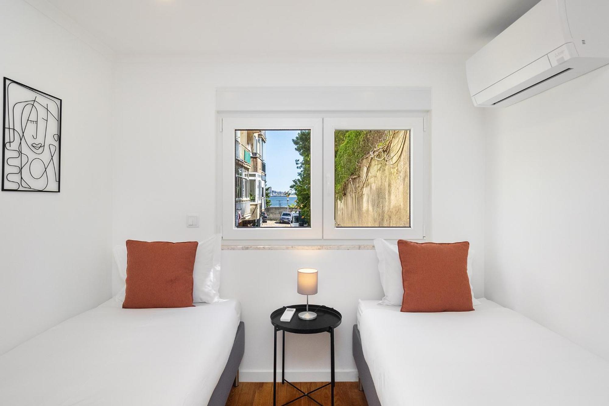 Whome Peaceful Alges Family Home Away From City Noise Экстерьер фото