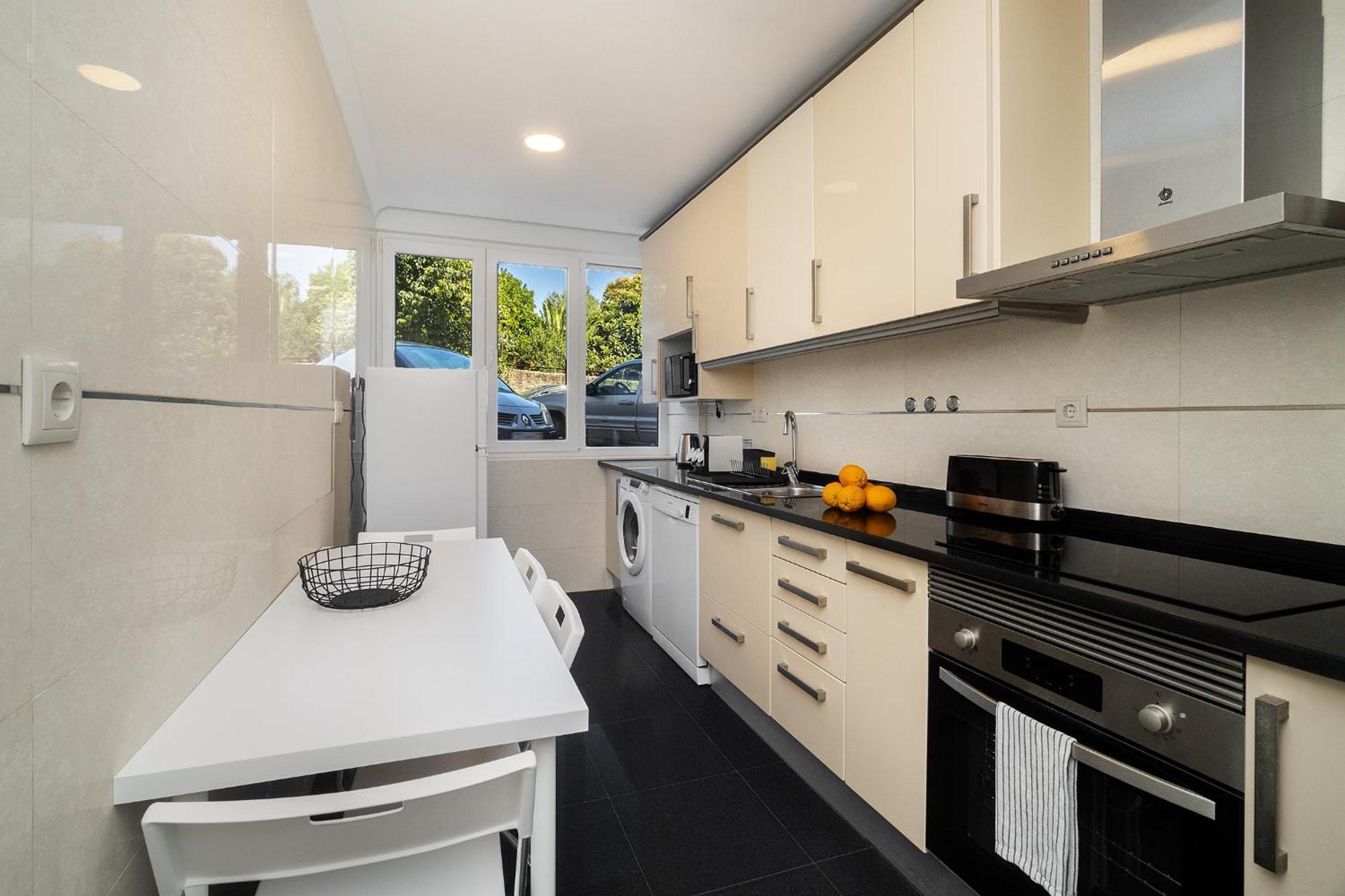 Whome Peaceful Alges Family Home Away From City Noise Экстерьер фото